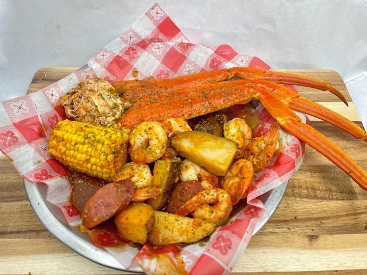 One Cluster Combo (1 Cluster Snow Crab, 10 Shrimps Head-Off, 1 Corn, 3 Sausages, & 6 Potatoes)