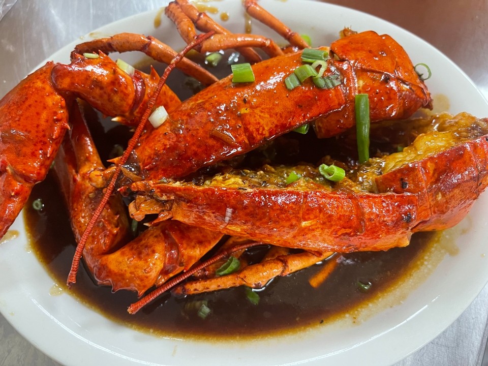 Tom Hum Rang Me - Lobster Sauteed in Tamarind Sauce