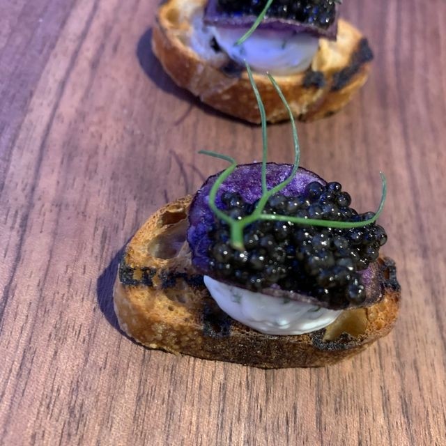 Caviar Toasts
