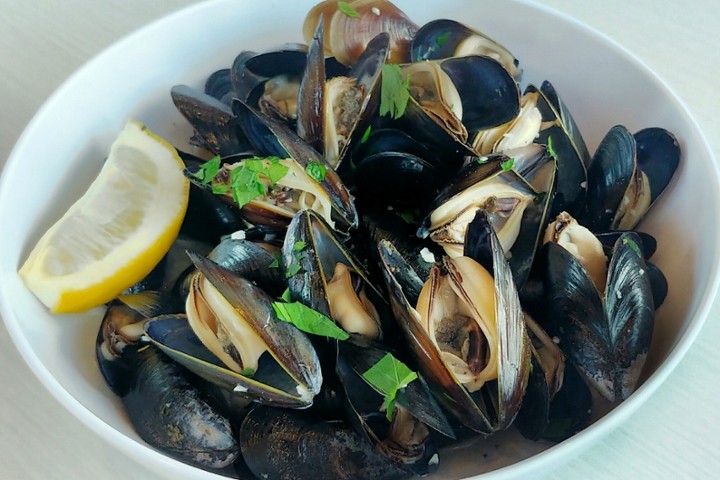 Steamers Mussels Only