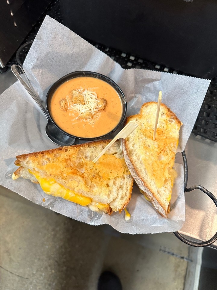 5 Cheese Grilled Cheese Toastie & Tomato Soup