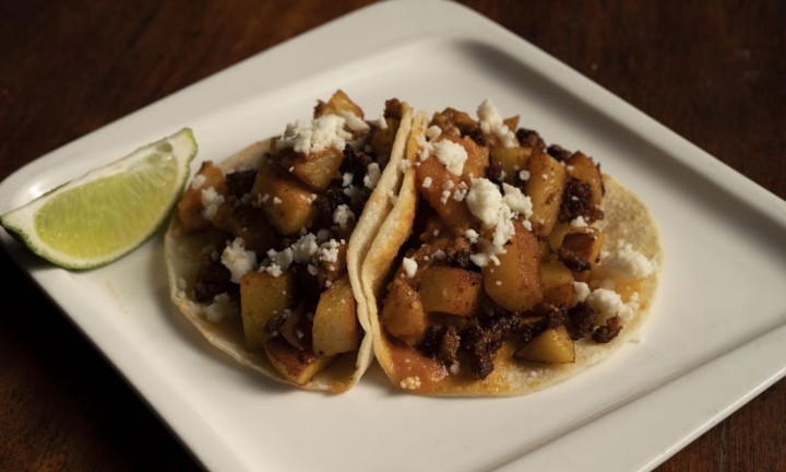 Chorizo con Papas Tacos