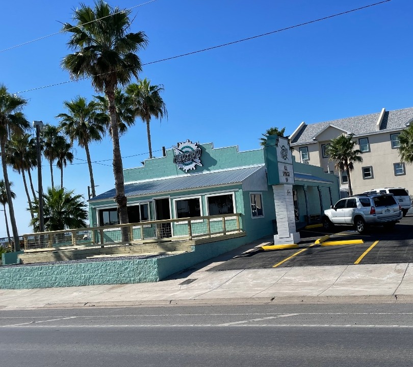 Nautico Island Grill