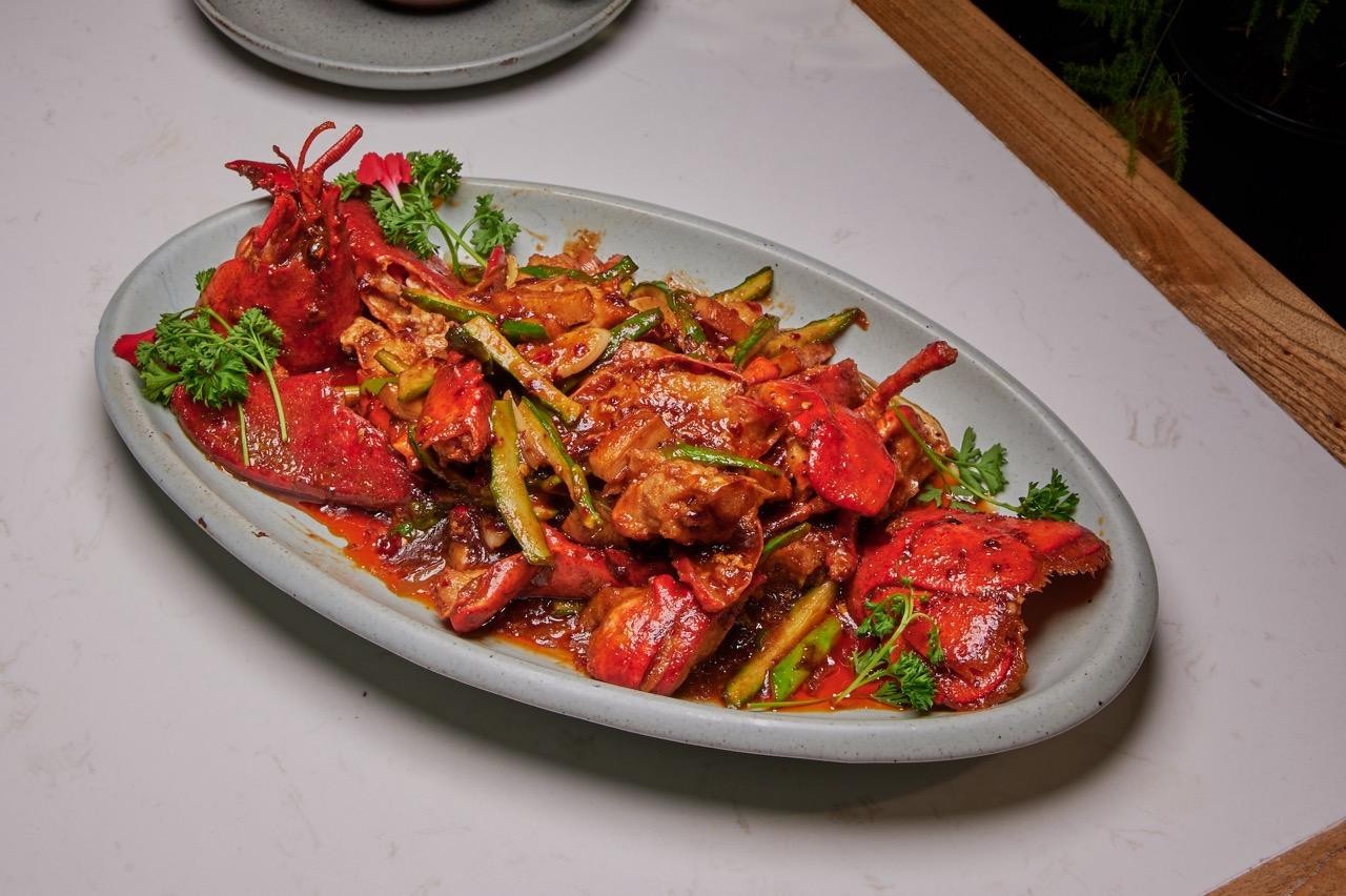 Stir-Fried Spicy Lobster 香辣龙虾