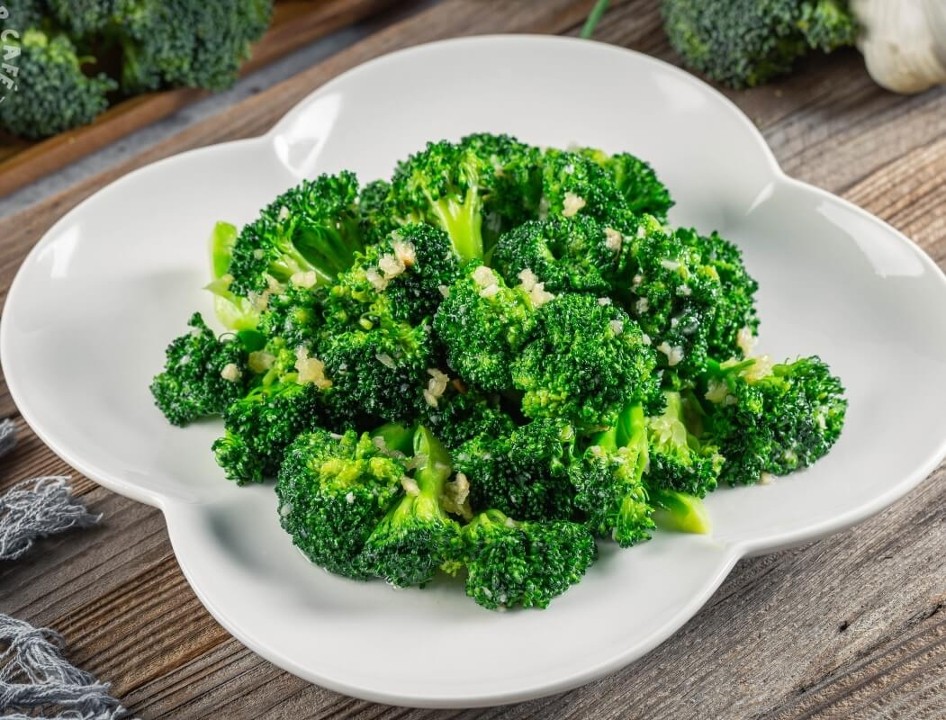 Garlic Stir-Fried Broccoli 蒜炒西兰花