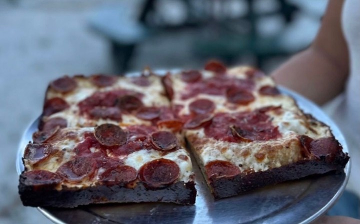 Detroit-ish Red Pizza