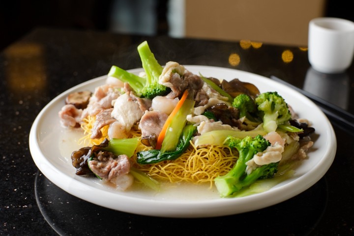 Pork Pan Fried Noodle 猪两面黄