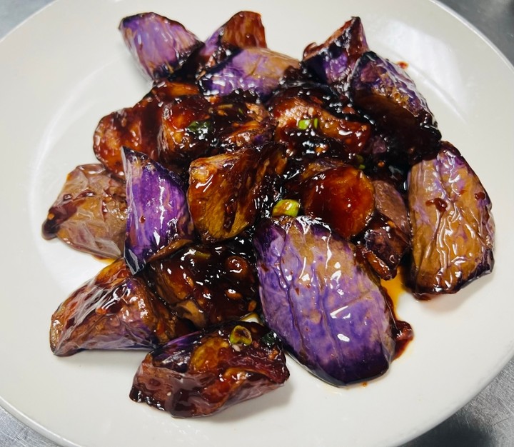 Eggplant w. Spicy Garlic Sauce 鱼香茄子
