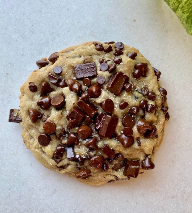 Mega Chocolate Chip Cookie