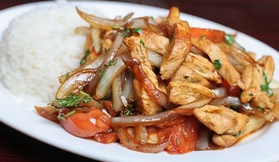 Pollo Saltado