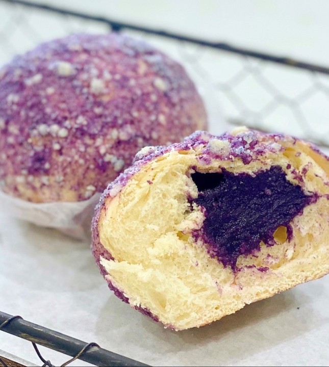 UBE Streusel Milk Bun