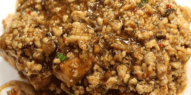 CRISPY TOFU WITH MINCE CHICKEN