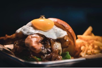 Tipsy Cow Burger Bar Issaquah