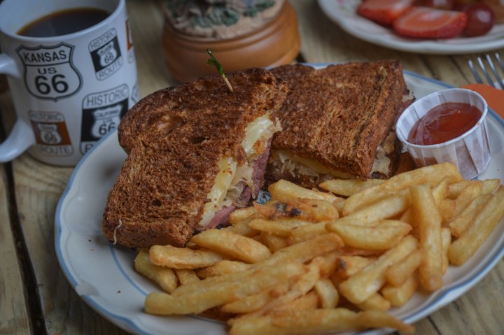 GRILLED REUBEN