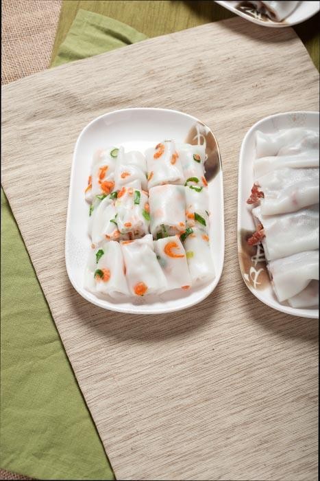 Steam Rice Noodle Rolls w/ Sqare Ribs 排骨蒸豬腸粉