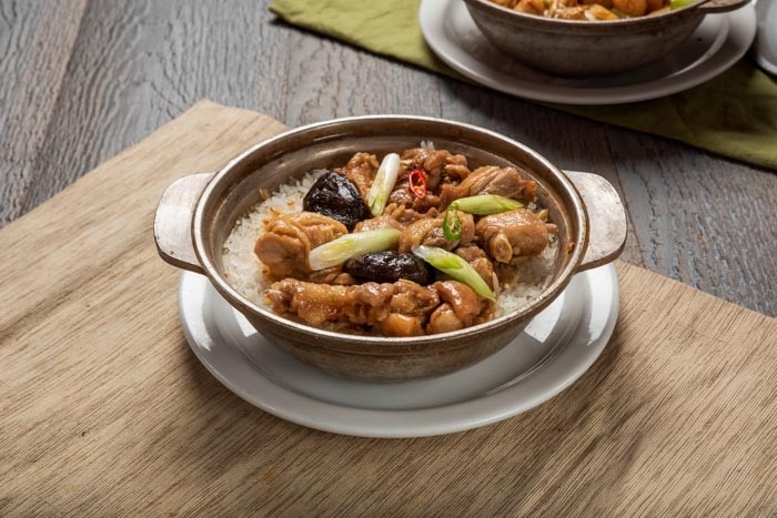 Chicken & Mushroom Pot Rice 冬菇滑雞煲仔飯