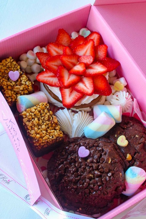 VALENTINES DESSERT BOX