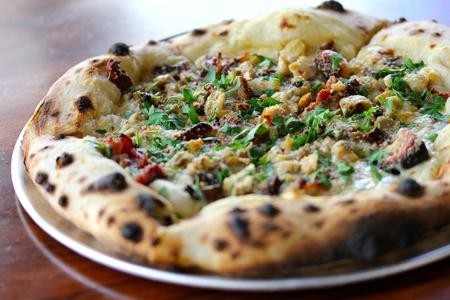 Small Wellfleet Cherrystone Clam and Bacon Pizza