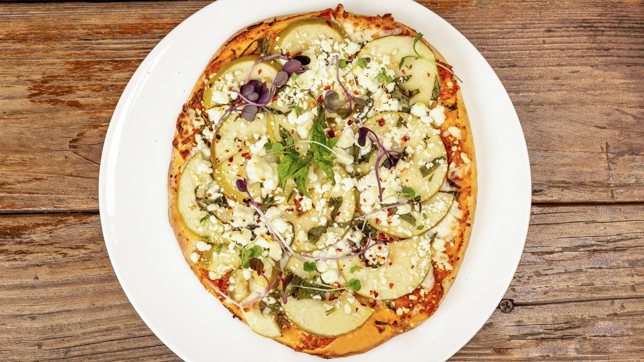 Apples and Goat Cheese Pizza