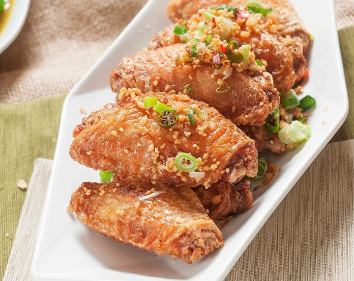 Fried Chicken Wings w/ Spicy Salt 椒鹽雞翼
