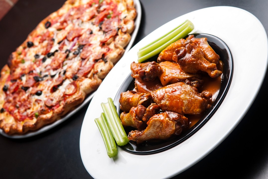 Super Bowl Deal / Large Pizza-10 Wings