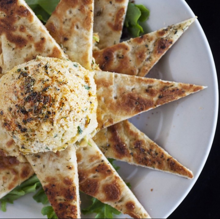 Fresh Hummus & Toasted Pita (V+, V)