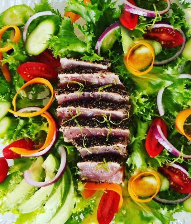 Pepper Seared Tuna Salad