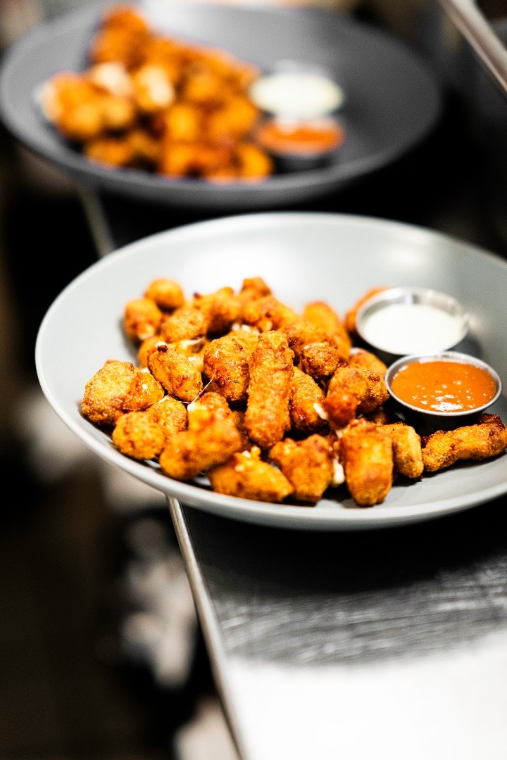 P3 Garlicky Cheese Curds