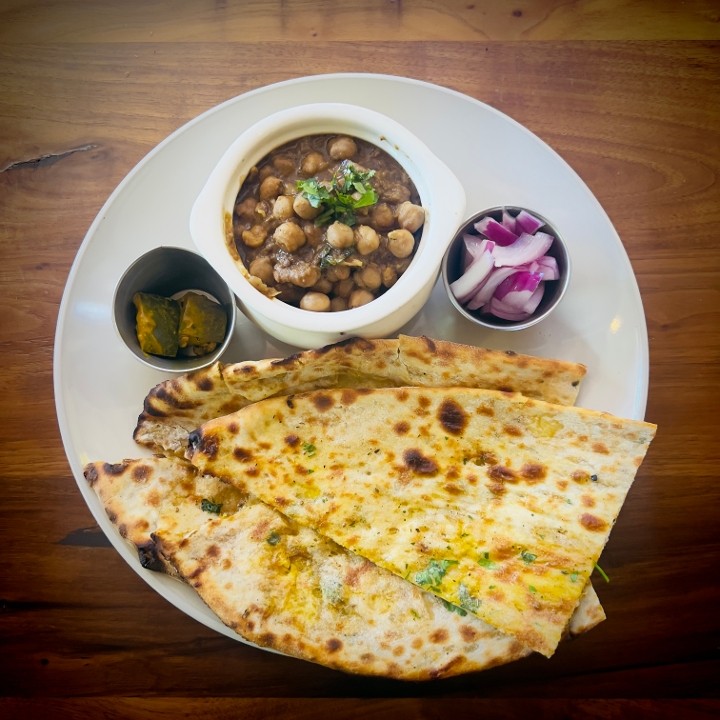 Amritsari Naan Kulcha Plate