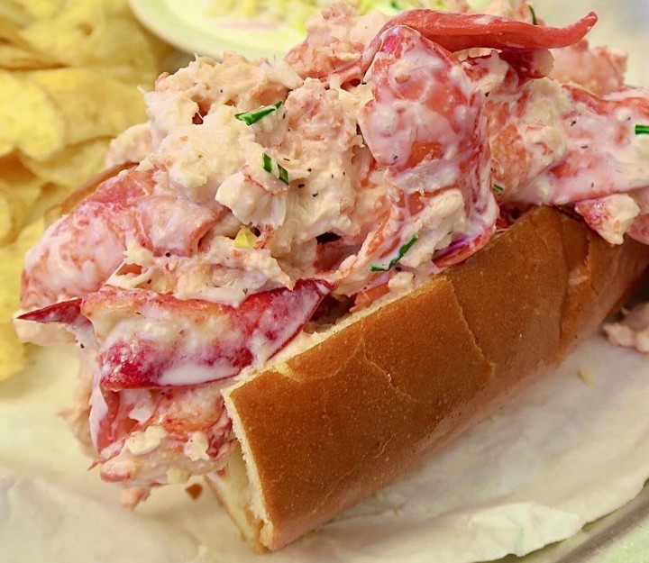 DRESSED LOBSTER ROLL