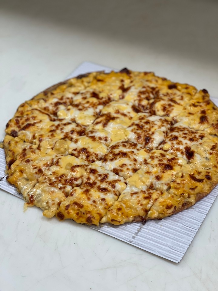 Cheesy Mac and Cheesy Pizza