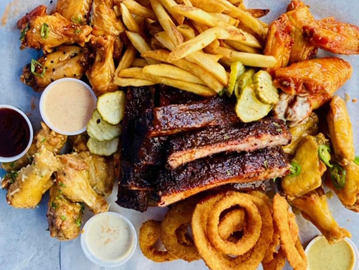 Family Style Ribs & wings Combo