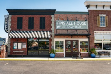 FINS Ale House & Raw Bar - Coastal Highway
