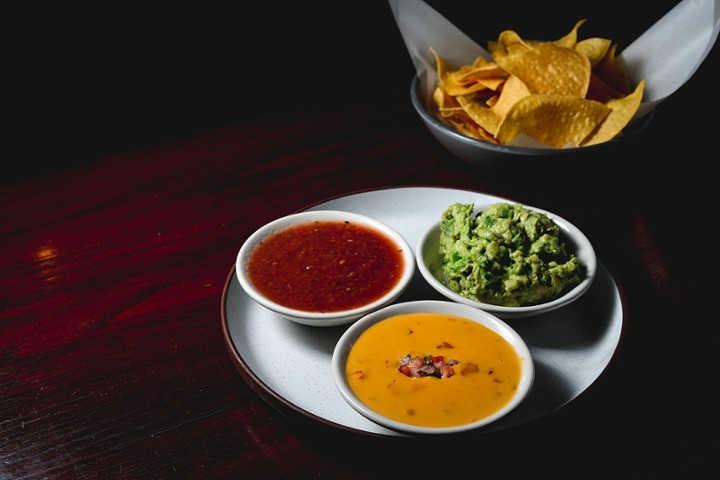 Tostada Chips & Queso