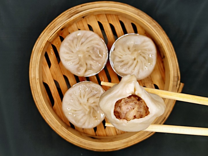 S11. Soup Dumpling 小籠包