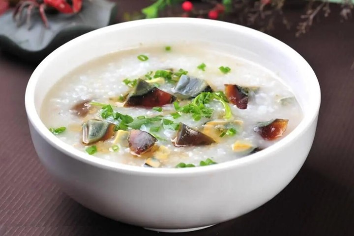 C5. Congee with Pork and Preserved Egg 皮蛋瘦肉粥