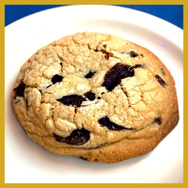 Giant Chocolate Chip Cookie -