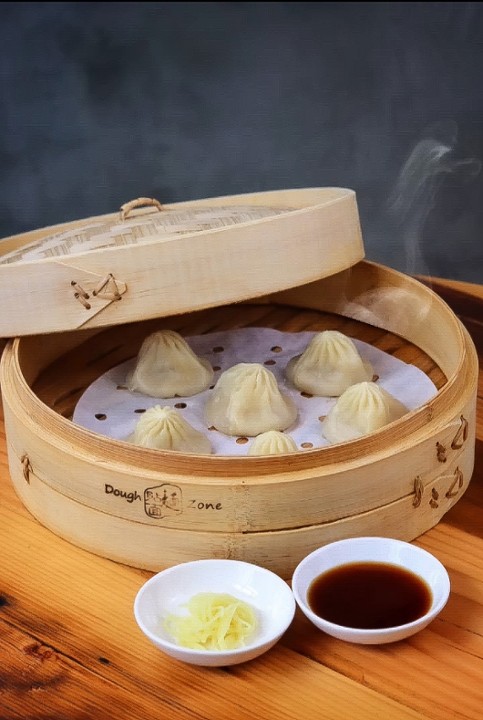 Chicken Soup Dumplings (8 pcs) 鸡肉小笼包