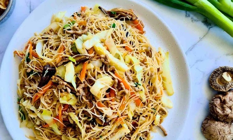 Rice Noodles Stir-Fry