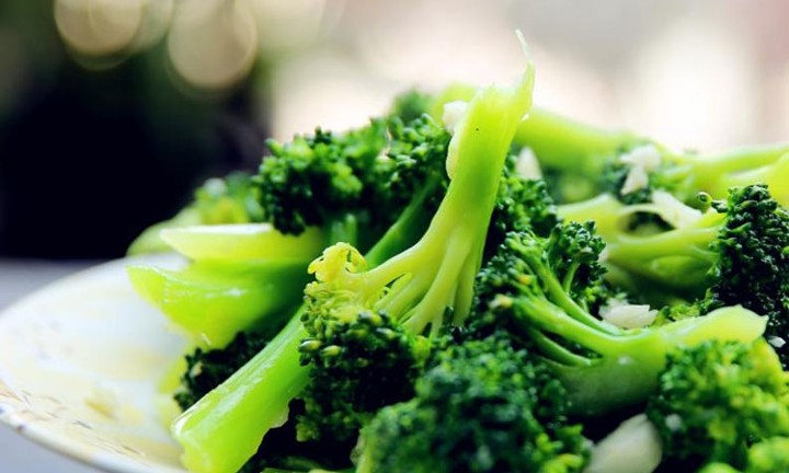Broccoli with Garlic Stir-fry