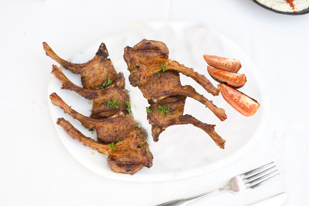 Lamb Chops by the pound ( APPROX 6 PCS )