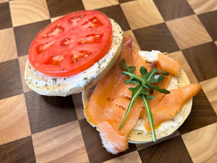 SMOKED SALMON BAGEL