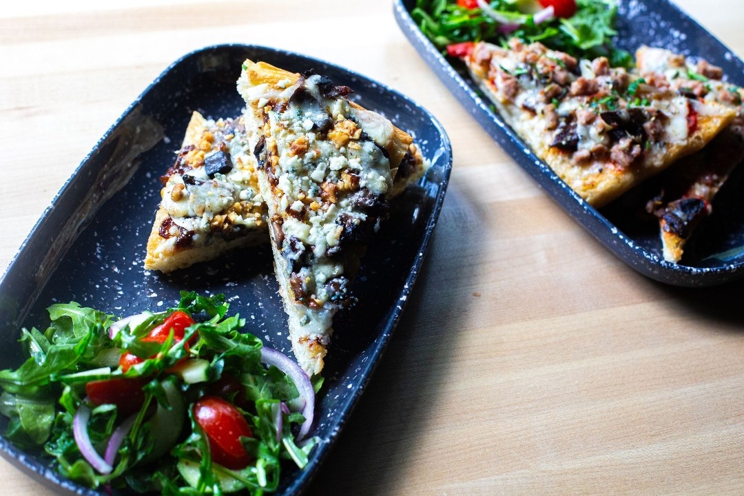 FIG & WALNUT PIZZA