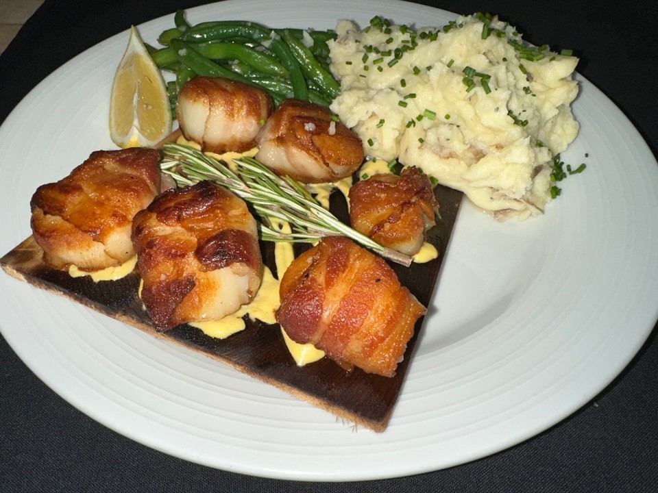 DIN Bacon-Wrapped Scallops