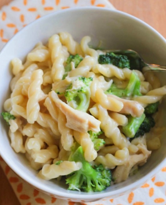 Chicken & Broccoli Alfredo over Gemelli Pasta