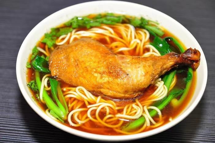 Braised Chicken Leg Drum Soup Noodles 红烧鸡腿面