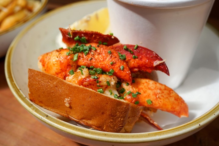 1/2 Hot Connecticut Lobster Roll
