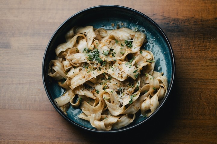 FRESH GARLIC NOODLES