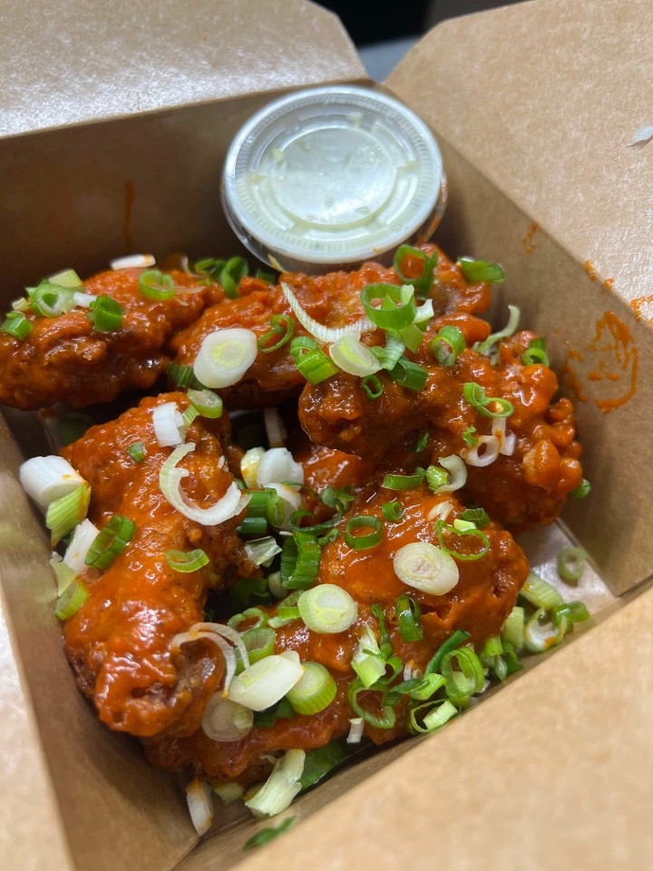 House spicy buffalo wings - 6 pieces