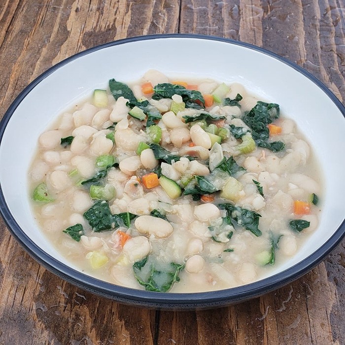 Kale & Cannellini Bean Soup (vegetarian)